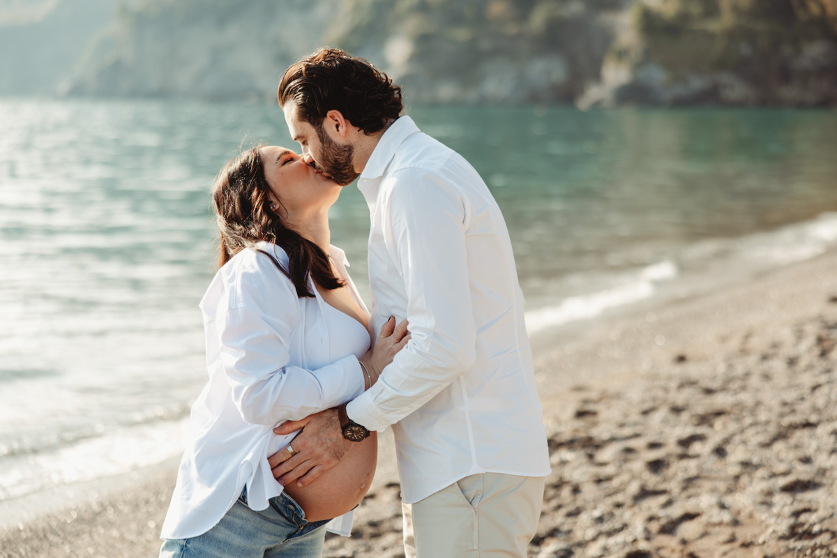 Servizio Fotografico Maternity in Costiera Amalfitana: Ledys e Gianluca a Vietri sul Mare