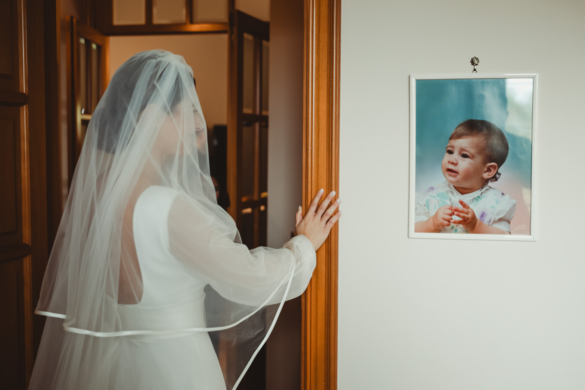 Il sì di Alessio e Marianna: un matrimonio romantico tra Paternopoli e Villa Imperatrice