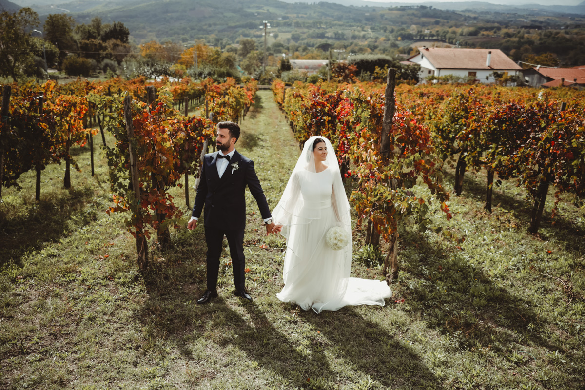 Il sì di Alessio e Marianna: un matrimonio romantico tra Paternopoli e Villa Imperatrice