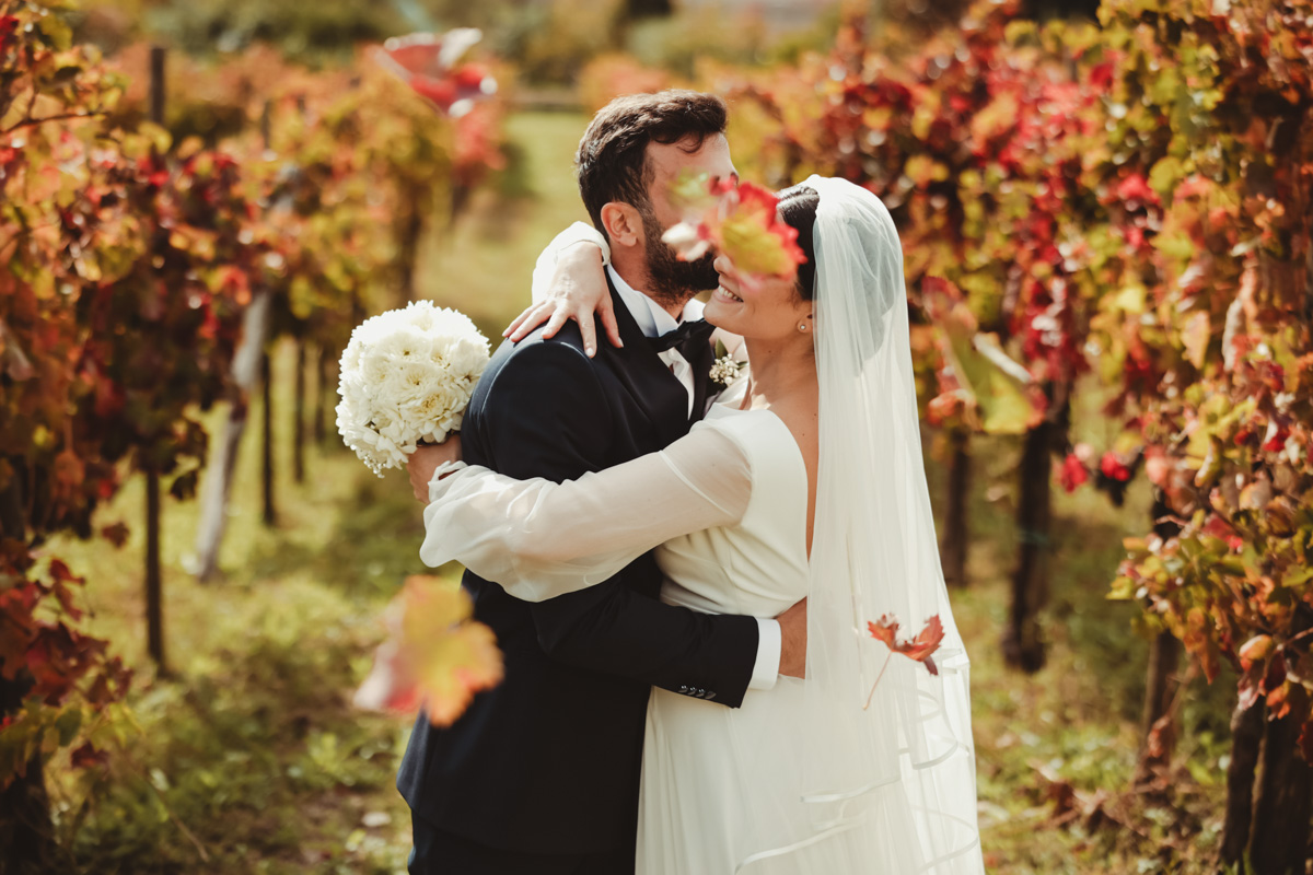 Il sì di Alessio e Marianna: un matrimonio romantico tra Paternopoli e Villa Imperatrice