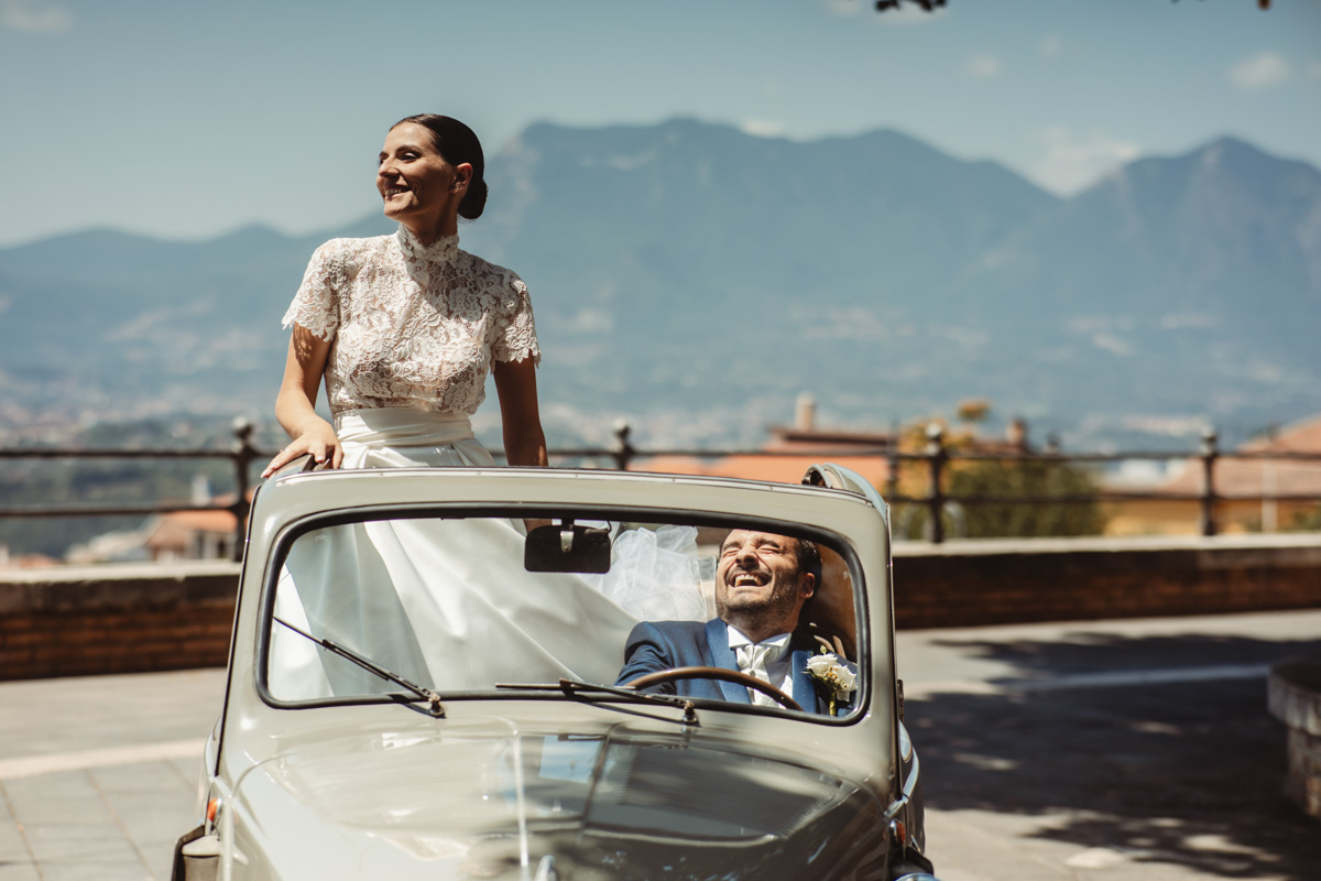 Il sì di Camillo e Licia: amore, sorrisi e festa al Casale dei Mascioni