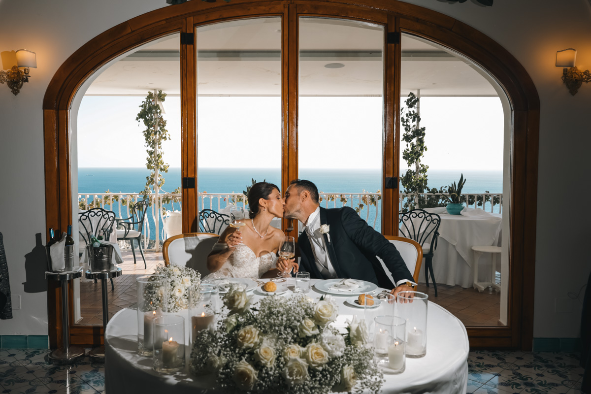 Marco e Barbara, un matrimonio elegante e senza tempo in Costiera Amalfitana