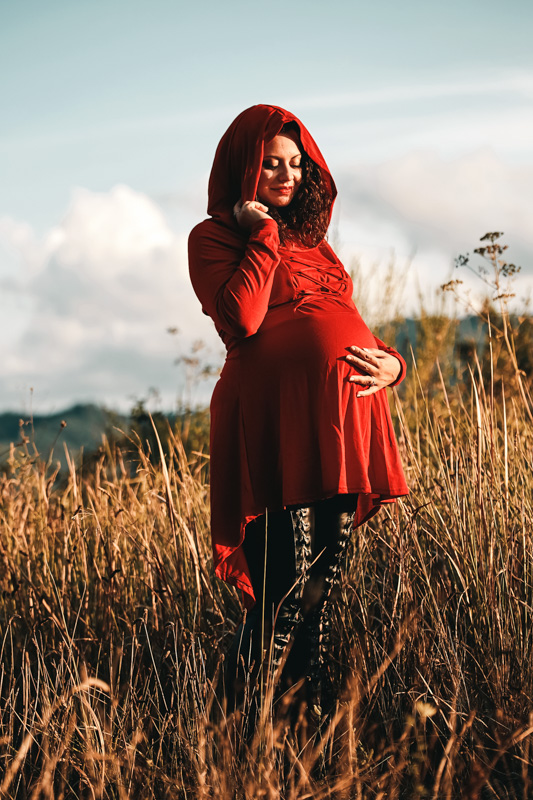 Francesco e Lucia Aspettano Natalia: Un Servizio Fotografico Maternity Tra Storia e Modernità